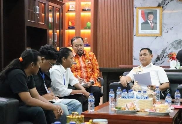 Dengarkan Suara Mahasiswa Utara, Plt Bupati Bekasi Janjikan Perbaikan Bertahap