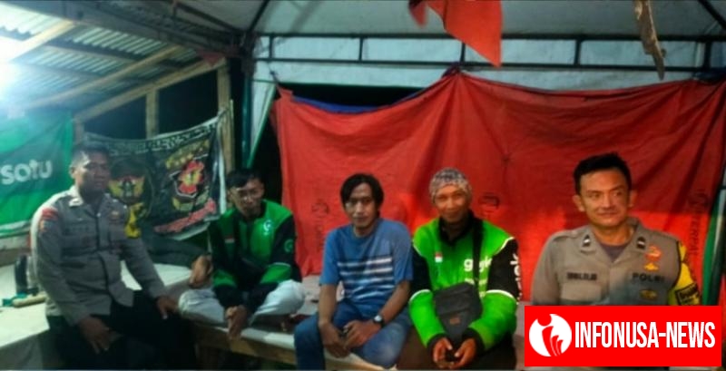 Patroli Dialogis Malam Hari Polsek Rengasdengklok, Sekaligus Ngawangkong Bersama Warga