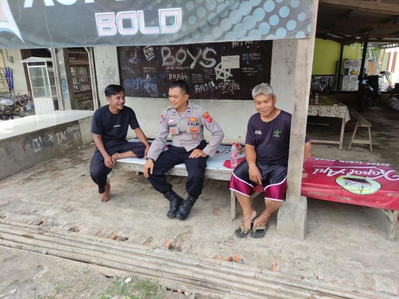 Bhabinkamtibmas Polsek Telagasari Sebar Himbauan Antisipasi Gukamtibmas