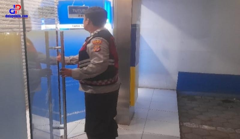 Aipda Dian Susanto Personel Polsek Lemahabang Laksanakan Patroli KRYD Malam Di Obyek Vital