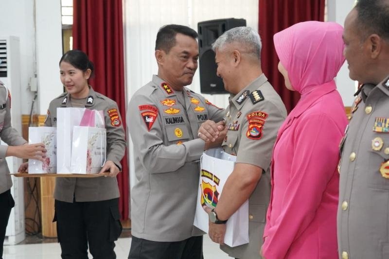 Kapolda NTB Ajak Pejabat Baru Tingkatkan Pelayanan saat Kenal Pisah di Sasana Dharma