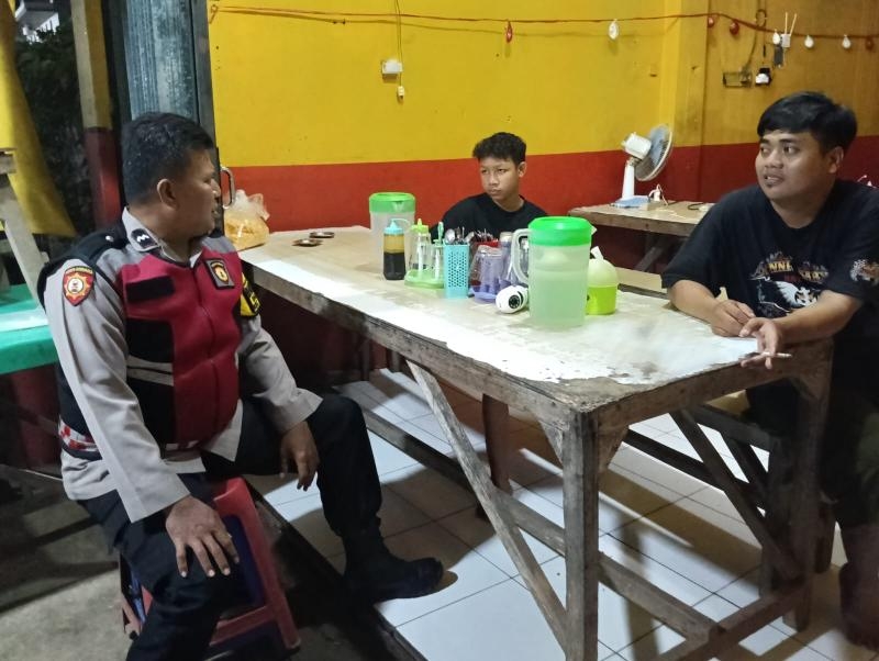 Cegah Aksi Tawuran Remaja, Bhabinkamtibmas Polsek Telagasari Beri Warga Himbauan