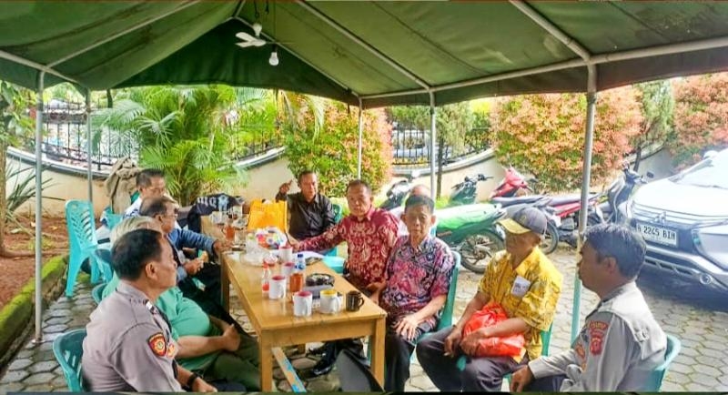 Dengarkan Saran dan Keluhan Masyarakat, Polsek Rengasdengklok Gelar Minggu Kasih di Gereja Kristen Indonesia (GKI)