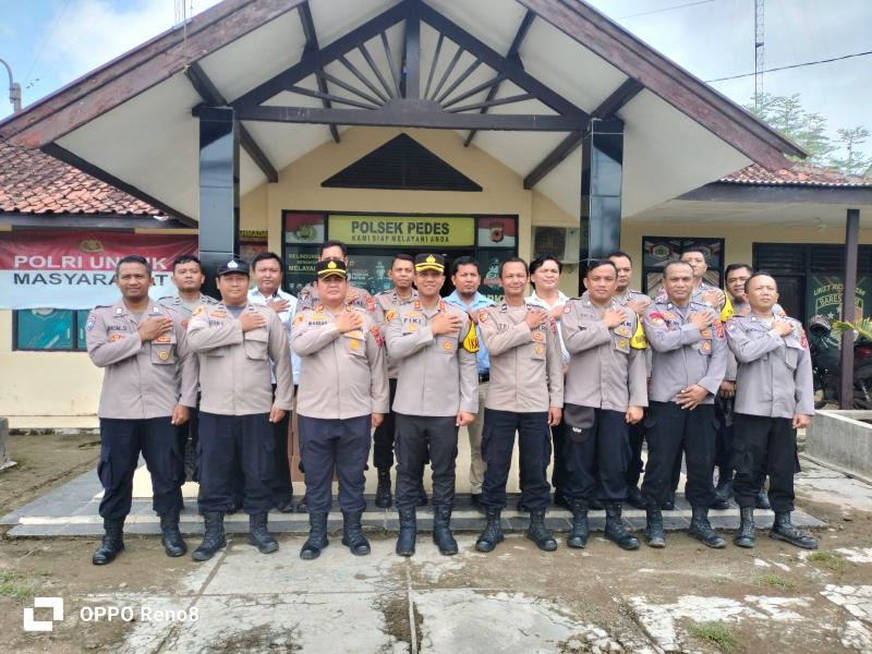 Kapolres Karawang AKBP Fiki Novian Laksanakan Kunjungan Kerja ke Polsek Pedes, Tekankan Peningkatan Pelayanan Masyarakat