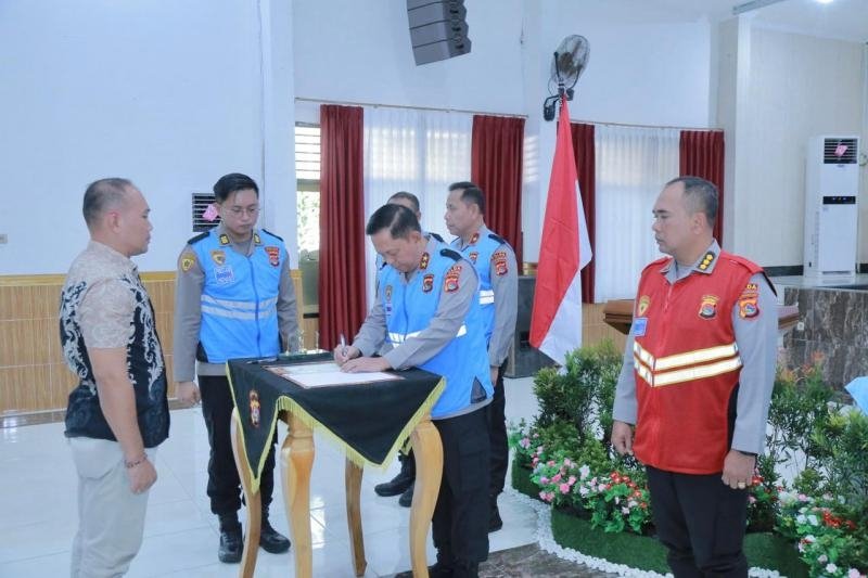 Kapolda NTB Pimpin Penandatanganan Pakta Integritas Seleksi Penerimaan Polri 2026