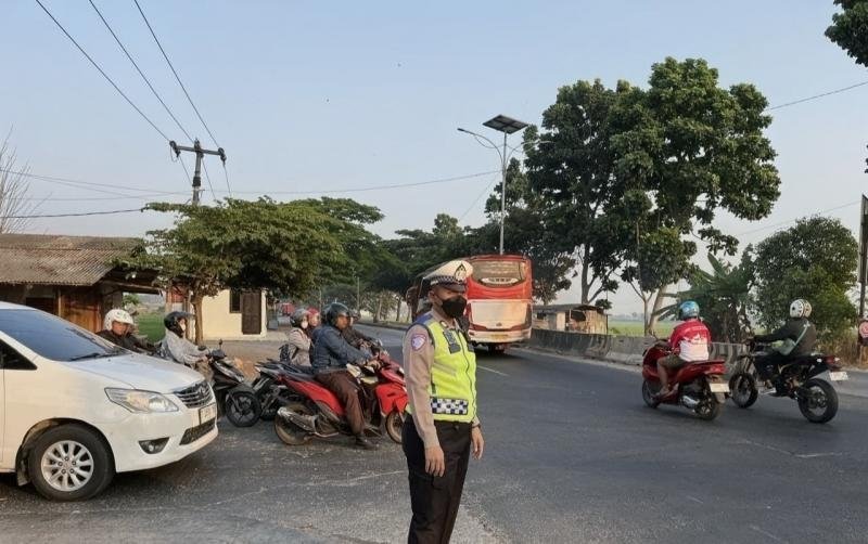 Satlantas Polresta Karawang Rutin Laksanakan Pengaturan Lalu Lintas Guna Cegah Kemacetan hingga Laka Lantas