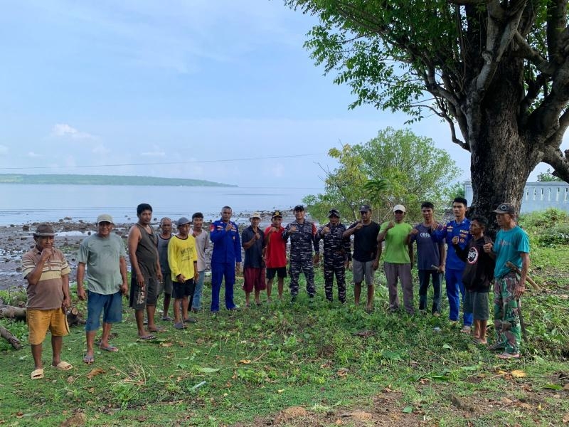 Kerja Bakti Bersama Bersihkan TPU dan Pantai Calabai, Warga Beri Apresiasi Positif