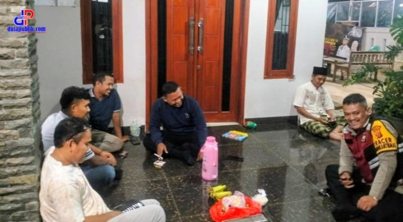 Personel Polsek Lemahabang Imbau Warga Desa Pulomulya Waspada Peredaran Dan Penyalahgunaan Obat Terlarang
