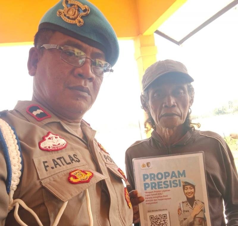 Propam Polsek Banyusari Jemput Aspirasi Warga, Kenalkan QR Barcode Pengaduan Polri