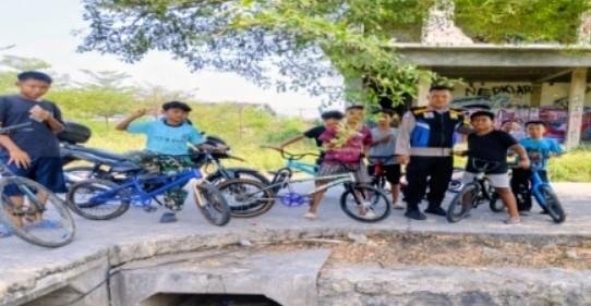 Bhabinkamtibmas Polsek Klari Himbau Kamtibmas kepada Anak-Anak, Ajak Hindari Bullying?