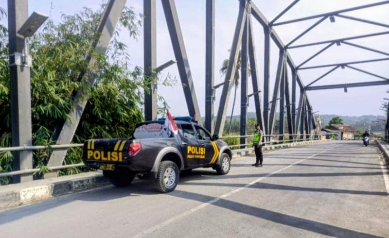 Antisipasi Tindak C3, Polsek Pangkalan Laksanakan Patroli Perintis di Wilayah Perbatasan Kabupaten