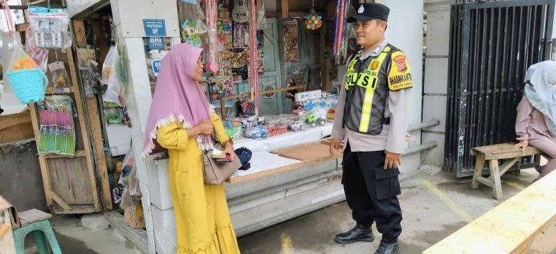 Cegah Warga Jadi Korban Perdagangan Orang, Polsek Banyusari Gencarkan Edukasi hingga Pelosok Desa