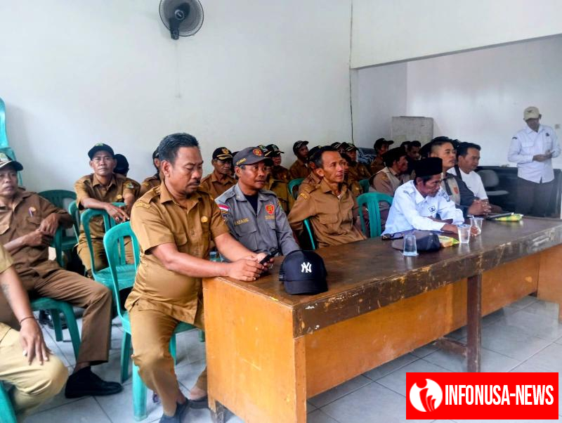 Bhabinkamtibmas Polsek Rengasdengklok bersama Pemdes Karyasari Hadiri Rapat Minggon Desa