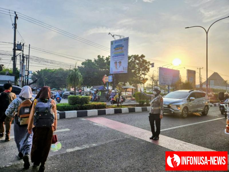 Satlantas Polres Karawang Terus Berupaya Jaga Kamseltibcarlantas di Jalan Raya melalui Gatur Lalin
