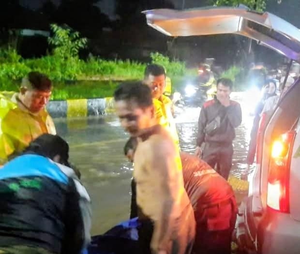 Motor Terpeleset di Jalan Tergenang, Warga Cikarang Utara Meninggal di Kali Malang