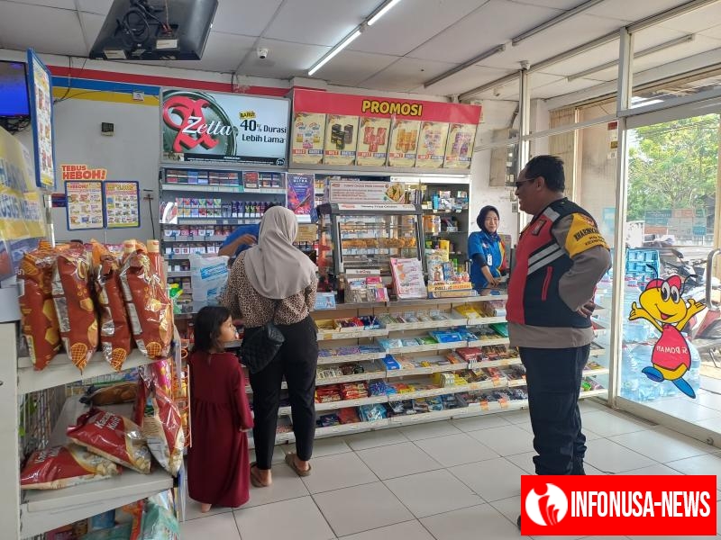 Anggota Polsek Batujaya Tingkatkan Patroli Prekat guna Ciptakan Keamanan di Minimarket