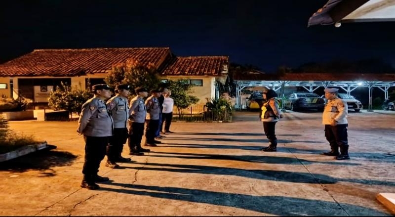Polsek Rengasdengklok Laksanakan Apel Malam Ahir Pekan sekaligus Patroli KRYD