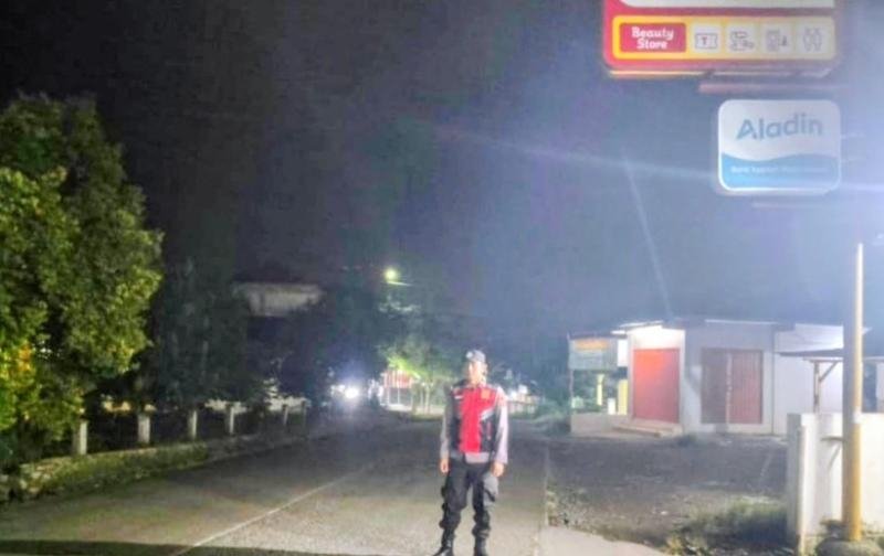 Personil Polsek Tegalwaru Patroli Malam Giat Monitoring Jalan Sepi di Kampung Munjul, Cintalaksana