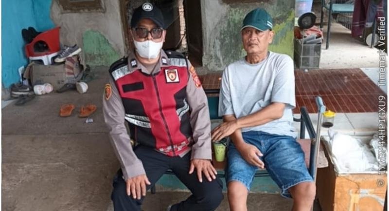 Personel Polsek Lemahabang Imbau Warga Desa Kedawung Waspada Peredaran Dan Penyalahgunaan Obat Terlarang