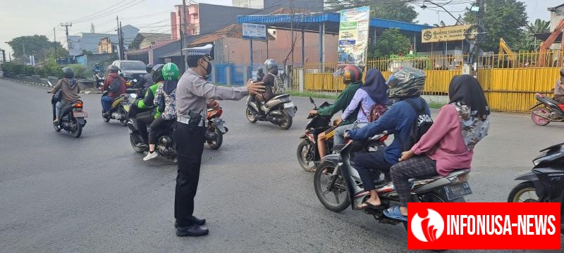 Kanit Lantas Polsek Kotabaru Laksanakan Gatur Lalin Ciptakan Kamseltibcar Lantas