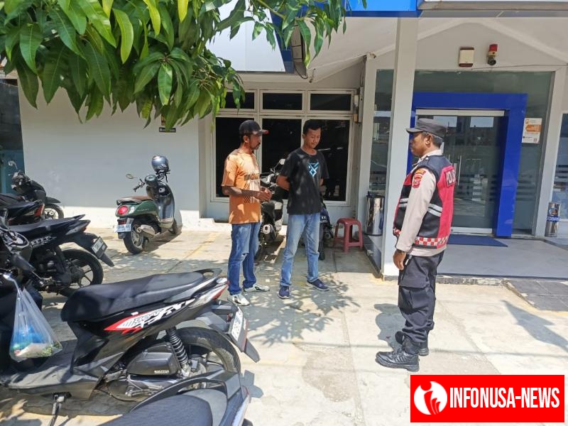 Jaga Kondusifitas Siang Hari, Patroli Polsek Tempuran Sambangi Juru Parkir Guna Antisipasi guan kamtibmas.