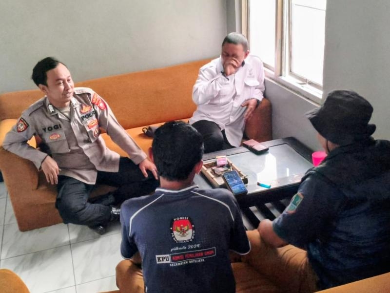 Polisi Batujaya menyampaikan himbauan Kamtibmas dan Stop Judi Online kepada Masyarakat