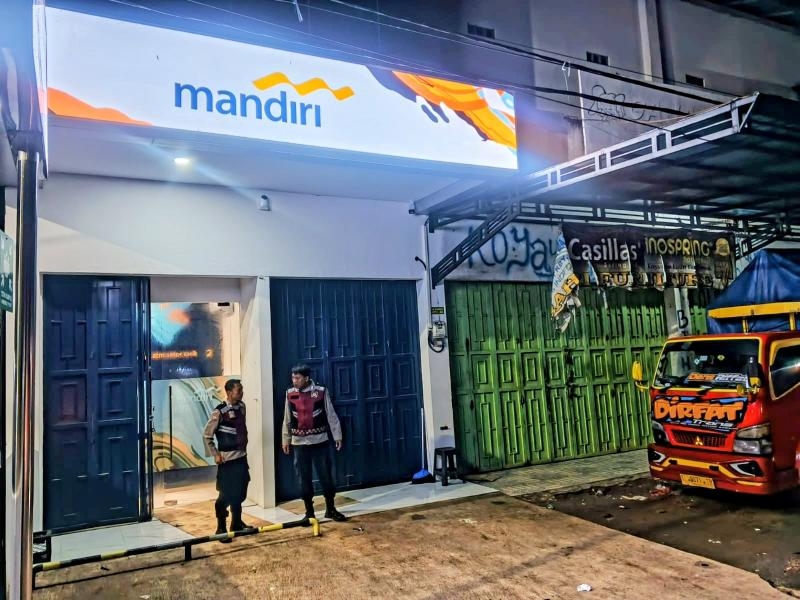 Polisi Batujaya Cegah GU Kamtibmas di Bank Mandiri Unit Batujaya