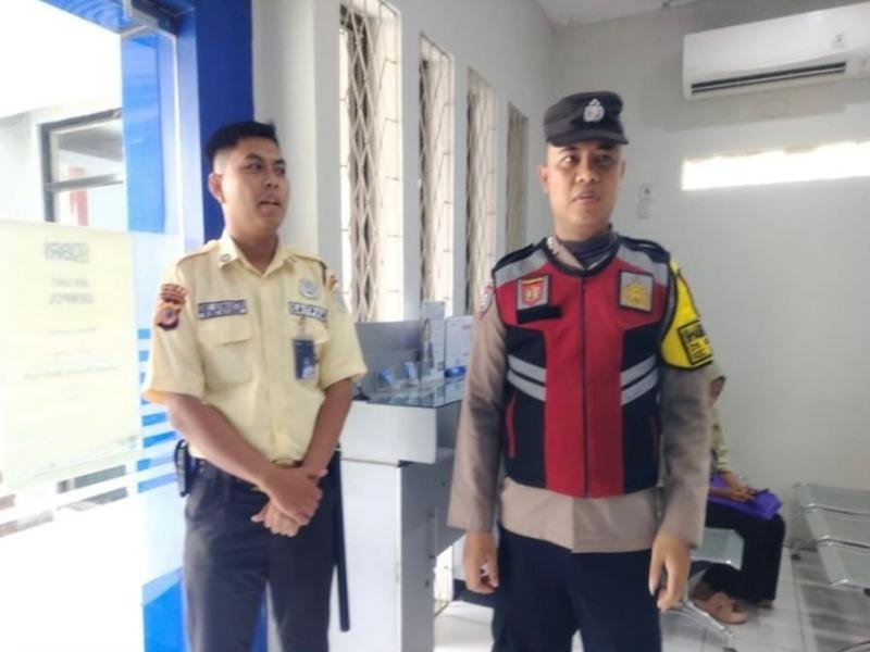 Gencar Kunjungi Bank BRI Gempol Patroli Prekat Polsek Banyusari di Siang Hari