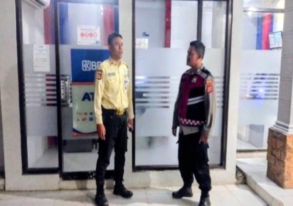 Gencar Kunjungi Bank BRI Gempol Patroli Prekat Polsek Banyusari di Malam Hari