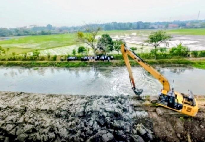 Menjaga Air Tetap Mengalir, Pemkab Bekasi Percepat Pembenahan Irigasi untuk Lindungi Lahan Pertanian