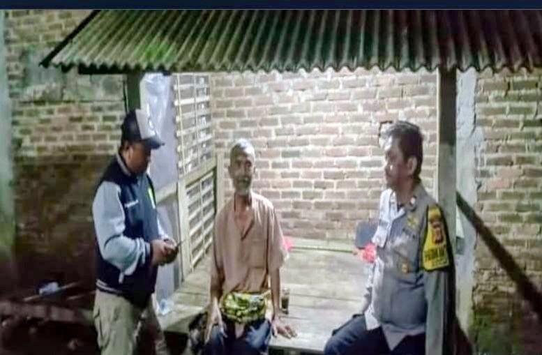 Pak Bhabinkamtibmas Ikut Serta Dalam Giat Ronda Bersama Warga Binaan