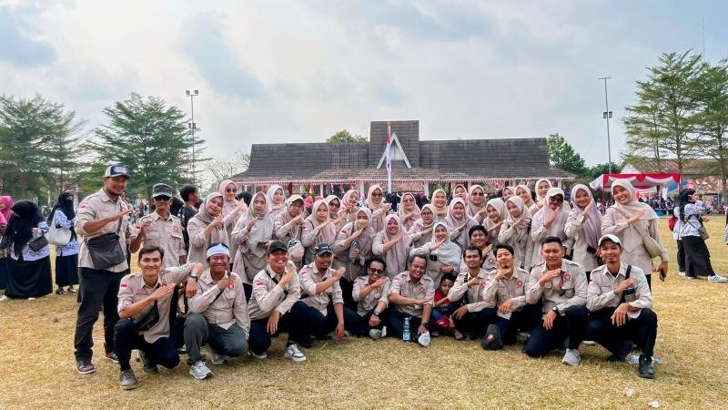 Semangat Kemerdekaan, Guru dan Staf SMK Tri Mitra Kotabaru Ikuti Upacara HUT ke-81 RI