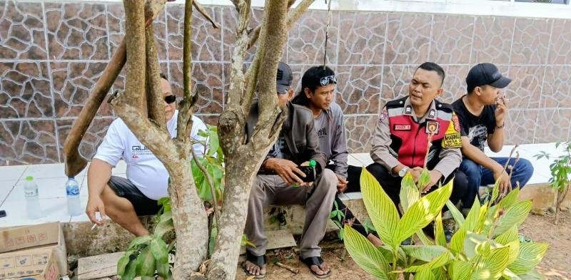 Bhabinkamtibmas Polsek Telagasari Antisipasi Kenakalan Remaja dengan Sebar Himbauan Kepada Orangtua