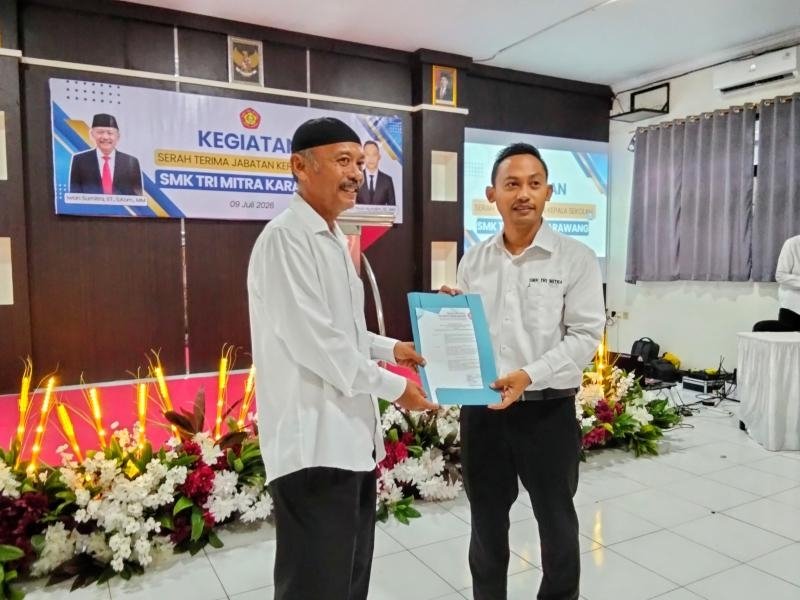 Estafet Pengabdian di SMK Tri Mitra, Iwan Sumitra Serahkan Tongkat Kepemimpinan kepada Adi Fitroh Nurtalim 