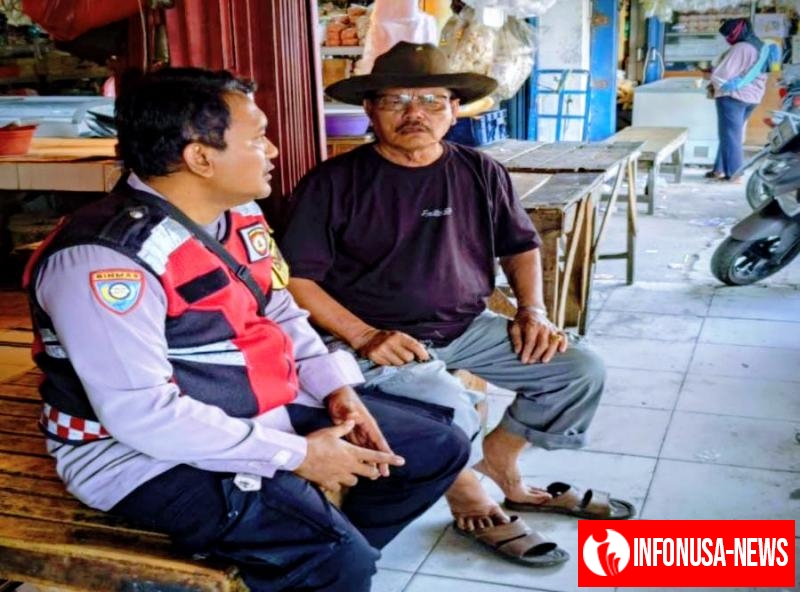Upaya Anggota Polsek Banyusari Melaksanakan Sosialisasikan Bahaya Judi Online Kepada Masyarakat