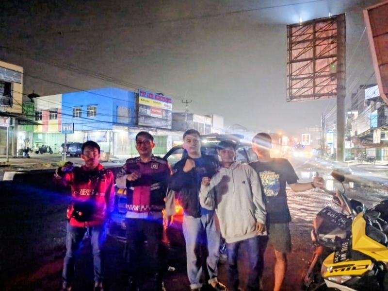 Patroli KRYD Blue Light Polsek Klari Ingatkan Remaja Jauhi Aksi Tawuran
