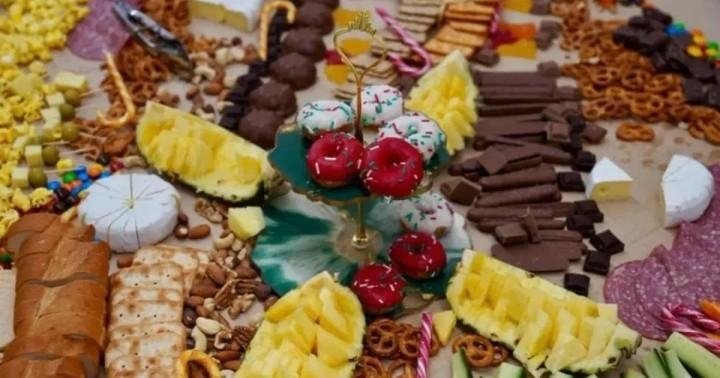 Di Bawah Langit Senja Karawang, Kebersamaan Tumbuh di Lapangan Karangpawitan