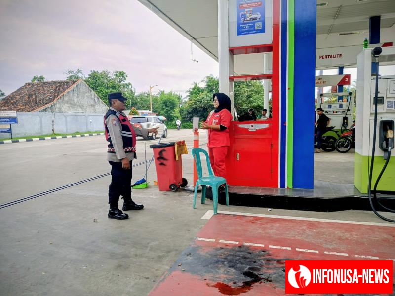 Rutin Laksanakan Patroli di objek vital, Polisi Polsek Tempuran sampaikan pesan kamtibmas ke karyawan.
