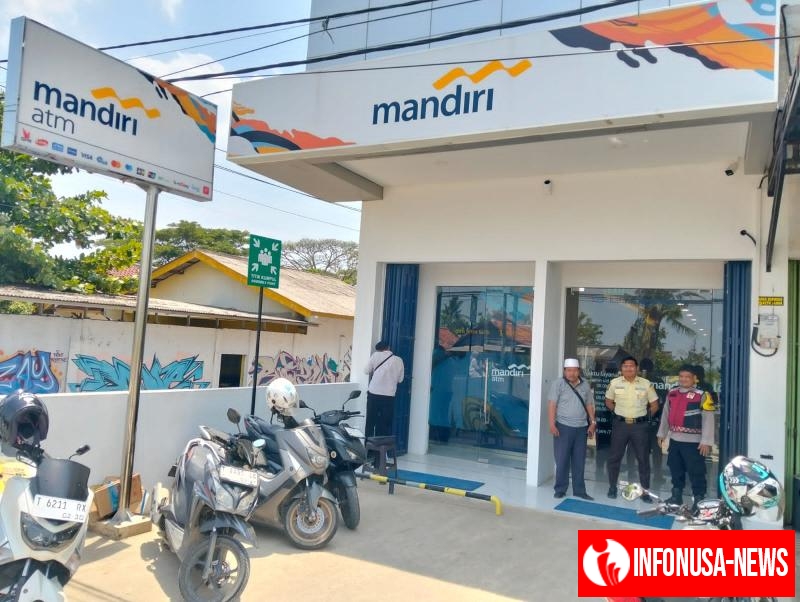 Anggota Polsek Batujaya Sambangi Scurity Bank Mandiri Unit Batujaya untuk menyampaikan Pesan-pesan Kamtibmas