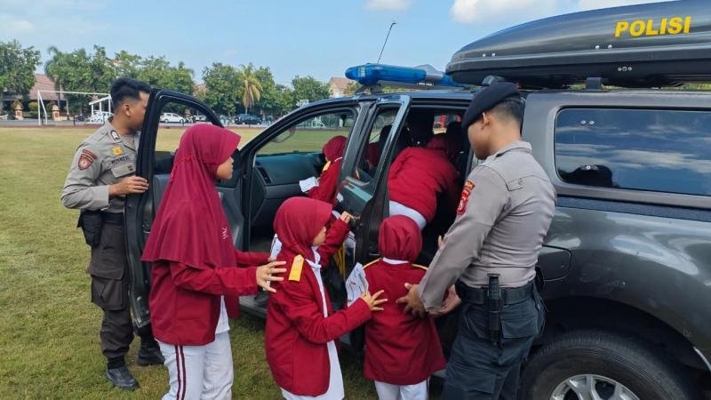 Belajar Sambil Bermain, Siswa Sekolah Rakyat Lombok Barat Kenali Polisi Satwa di Polda NTB