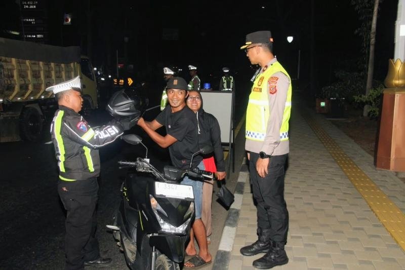 PIMPIN LANGSUNG KRYD, KAPOLRES SUBANG SISIR TITIK RAWAN DAN AMANKAN 22 BARANG BUKTI PELANGGARAN LALU LINTAS