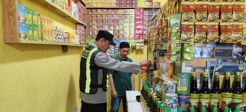 Razia Miras, Polsek Banyusari Ajak Masyarakat Jaga Lingkungan Tetap Aman dan Nyaman