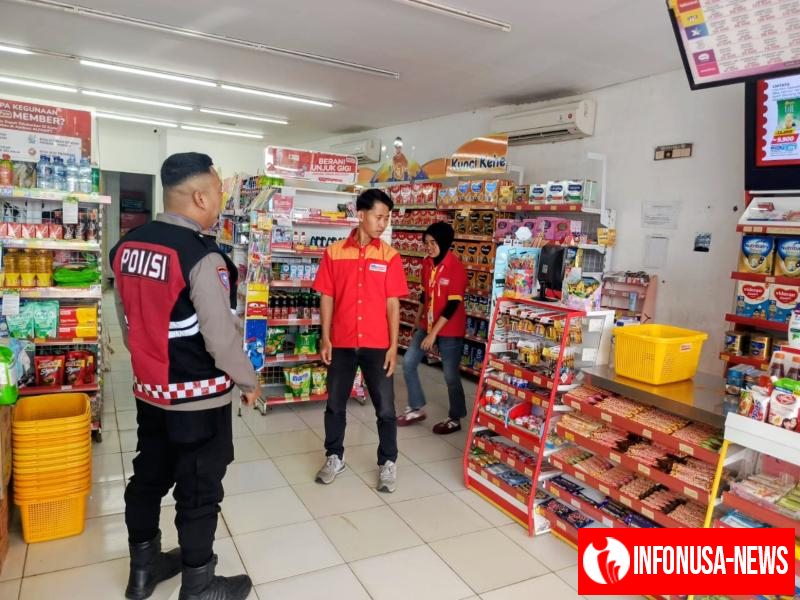 Upaya Rutin Dilaksanakan Anggota Polsek Tempuran Polres Karawang, Patroli Ke pertokoan Wilayah hukumnya Antisipasi Guan Kamtibmas.