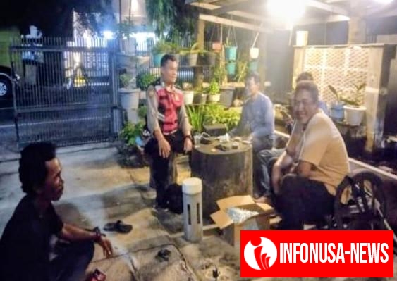 Upaya Pak Bhabinkamtibmas Ikut Serta Dalam Giat Ronda Bersama Warga