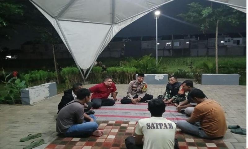 Sinergitas Duo Pembina Desa Pinayungan, Sambangi Mitra Keamanan Perum Emerald Neopolis Neopark