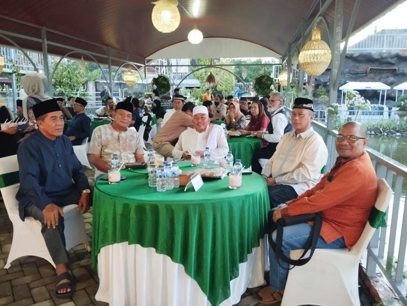 Bukber di Rumah Brigjen Lalu Iwan, Puluhan Jurnalis NTB Dapat Tausiyah Hikmah Puasa