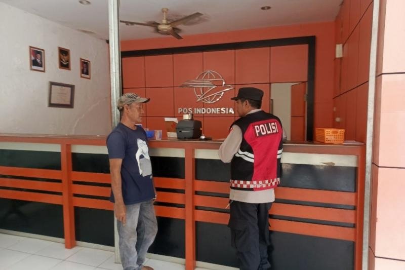 Patroli presisi di Objek vital di Wilayah Hukum Polsek Tempuran, Sampaikan pesan Kamtibmas kepada masyarakat.