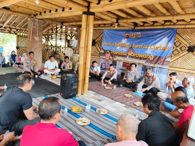 Polresta Karawang Gelar Jumat Curhat Bersama Warga Desa Sukaluyu, Tampung Aspirasi dan Keluhan Kamtibmas