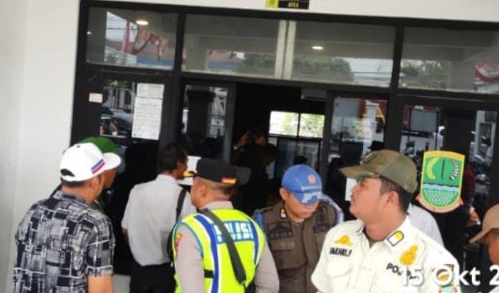Polsek Klari Pastikan Penetapan dan Pengundian Nomor Urut Calon Kepala Desa Kondusif, Kapolsek Pimpin Pengamanan di Lima Desa