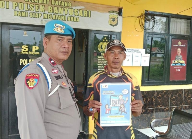 Upaya Bripka Faridil Atlas Polsek Banyusari Kembali Melaksanakan Sosialisasi QR Barcode ke Masyarakat Pengaduan Divisi Propam Polri Bidpropam Polda Jabar